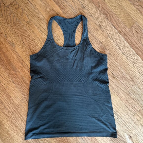 Lululemon Women's 10 Green Racerback Tank Top Sweat life - Picture 8 of 10